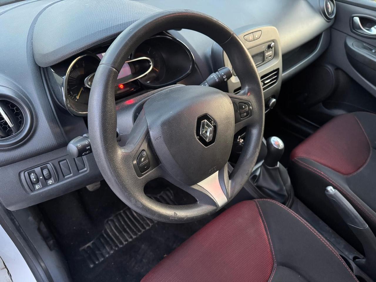Renault Clio 1.2 75CV 5 p INTENS NEOPATEN GARANZIA 12 MESI