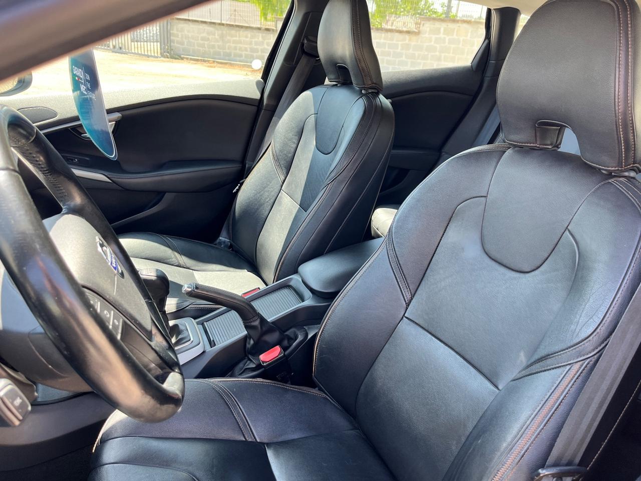 Volvo V40 Cross Country D2 1.6 Summum - 2014