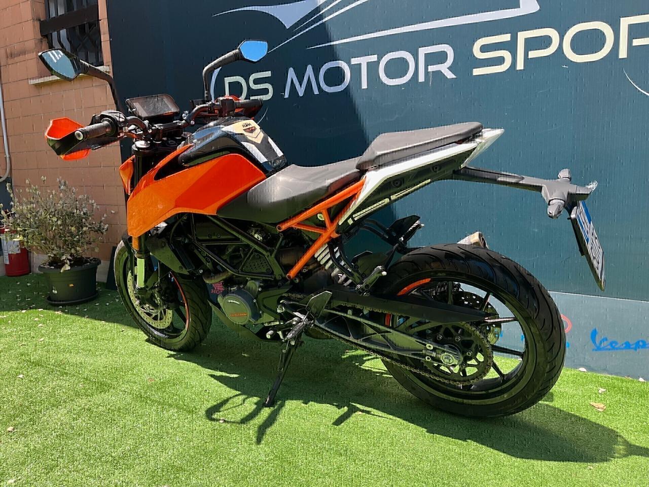 KTM Duke 125 GARANZIA PERMUTE FINANZIAMENTO