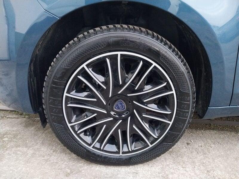 Lancia Ypsilon Ypsilon 1.2 Silver Gpl 69cv