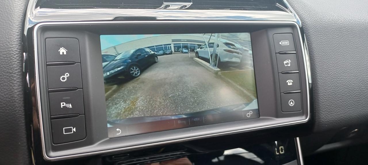 Jaguar XE 2.0 D Turbo 180 CV AWD aut. R-Sport