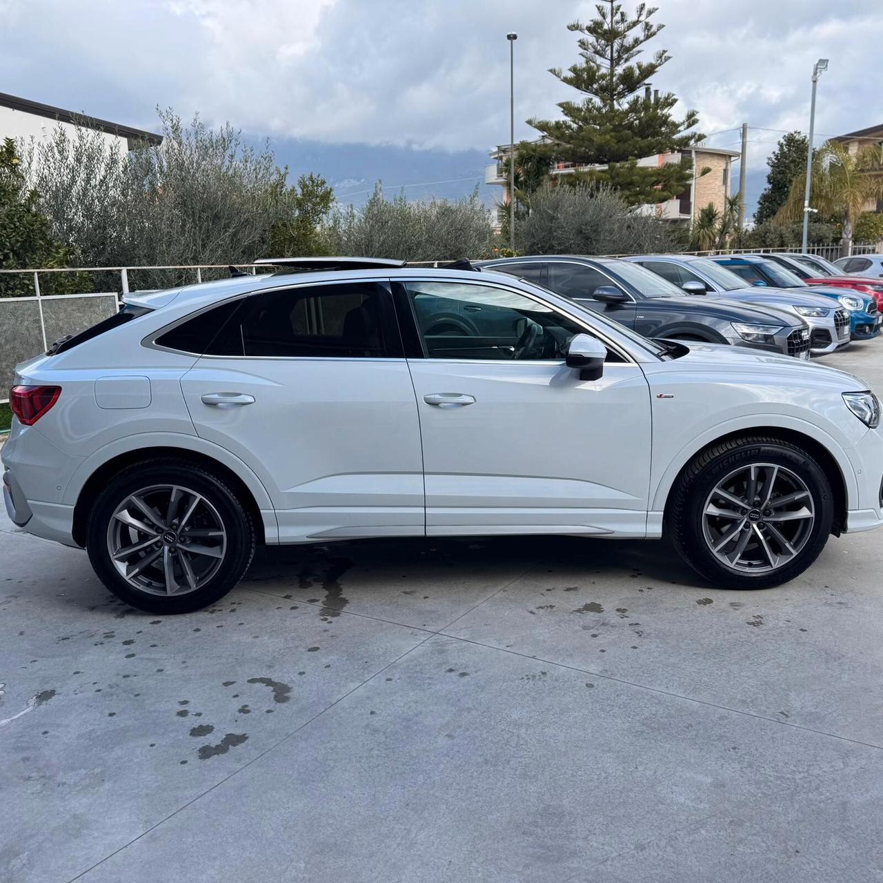 Audi Q3 SPB 35 TDI S tronic line edition Tetto apribile