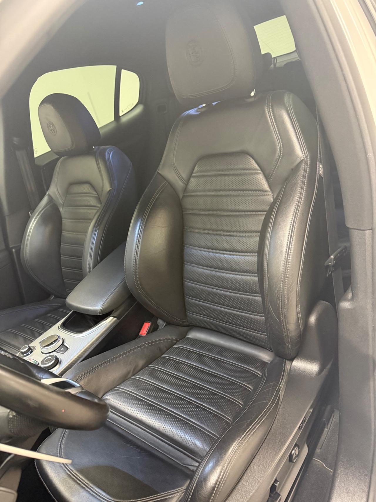 Alfa Romeo Stelvio 2.2 Turbodiesel 210 CV AT8 Q4 Veloce