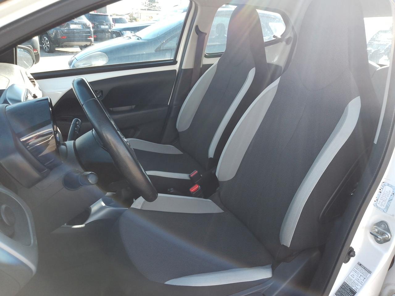 Toyota Aygo 1.0 VVT-i 69 CV 5 porte x-play