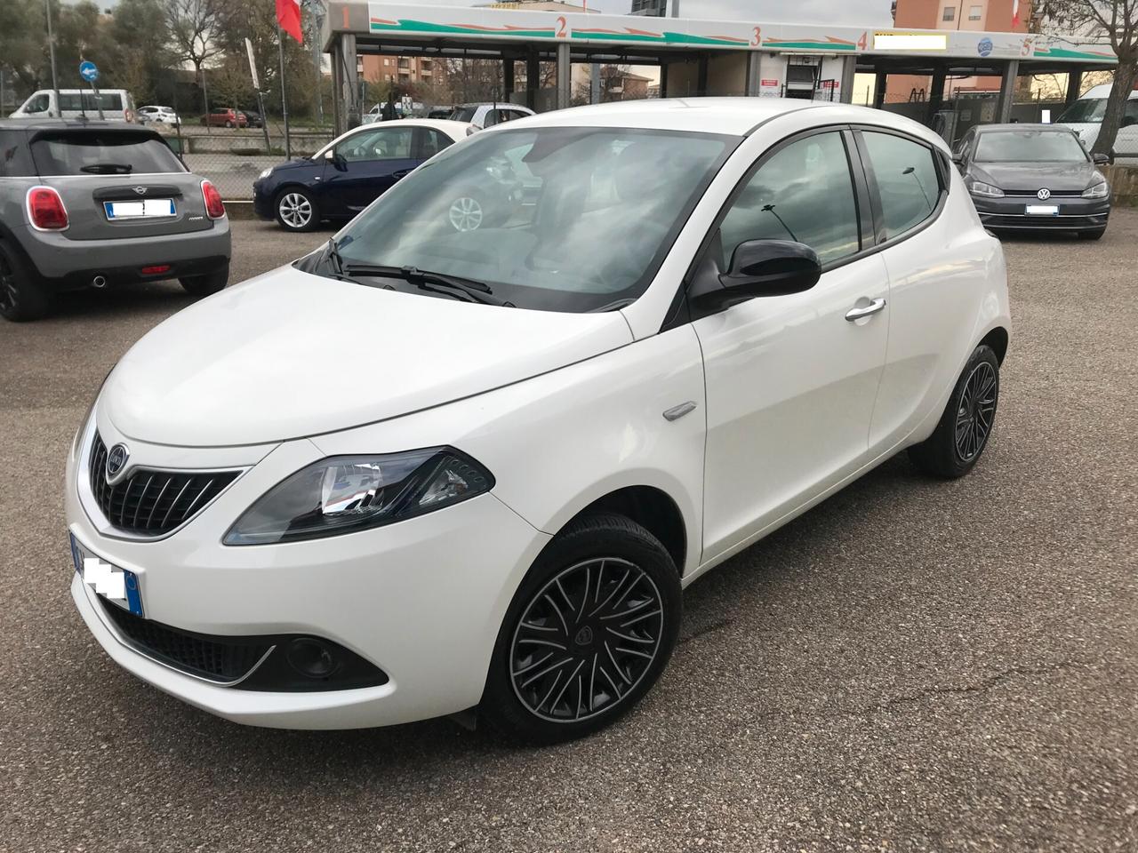 Lancia Ypsilon 1.0 FireFly 5 porte S&S Hybrid Ecochic Gold