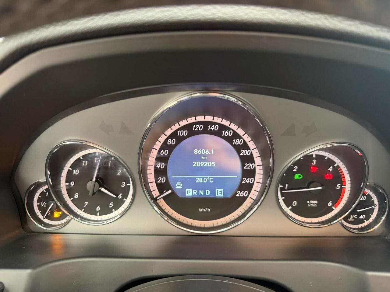 Mercedes-benz E 250 CDI BlueEFFICIENCY Avantgarde AMG