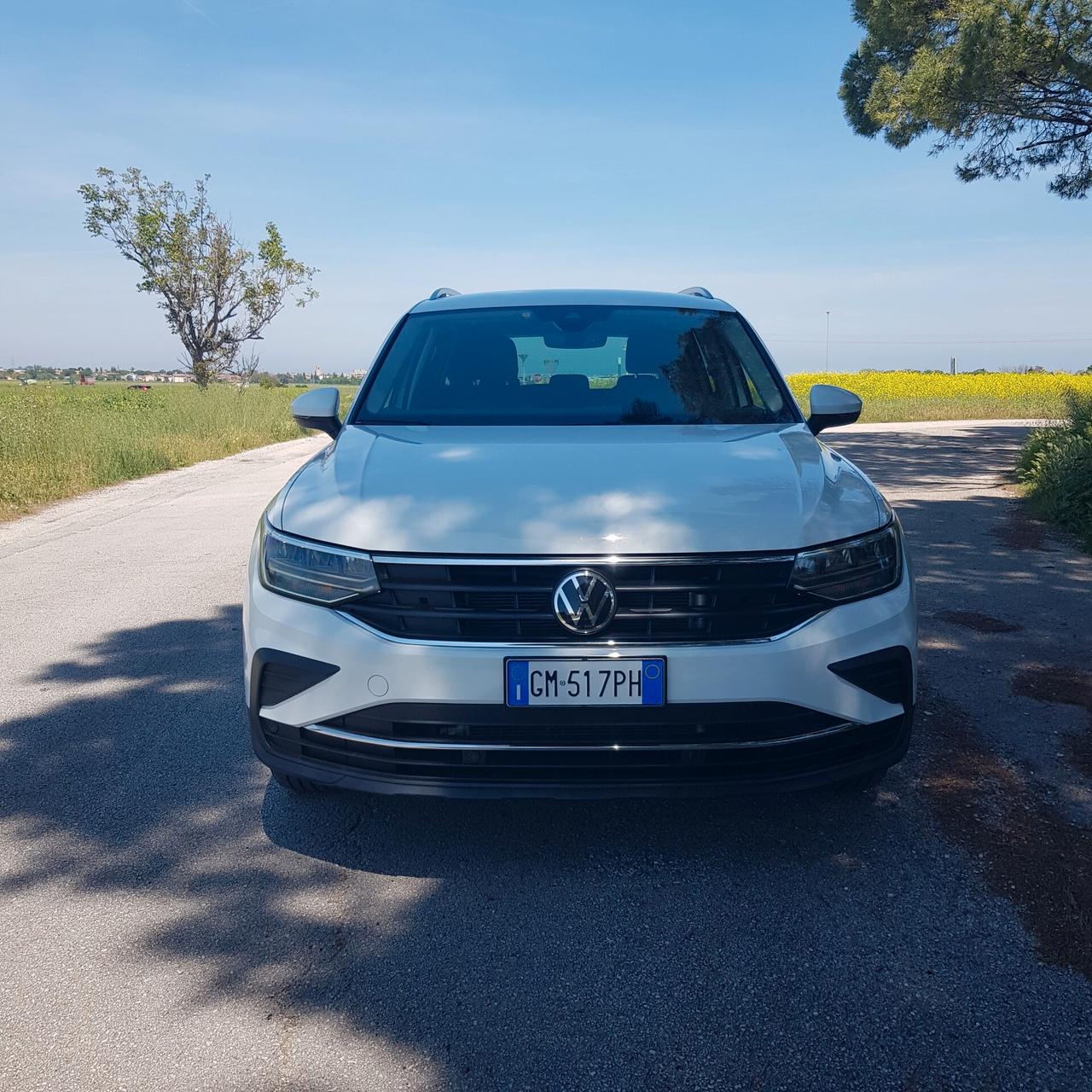 Volkswagen Tiguan 2.0 TDI SCR Life km 27.000 pari al nuovo