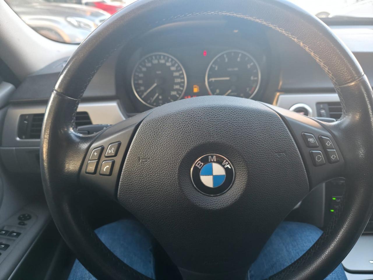 Bmw 320 320i cat Attiva