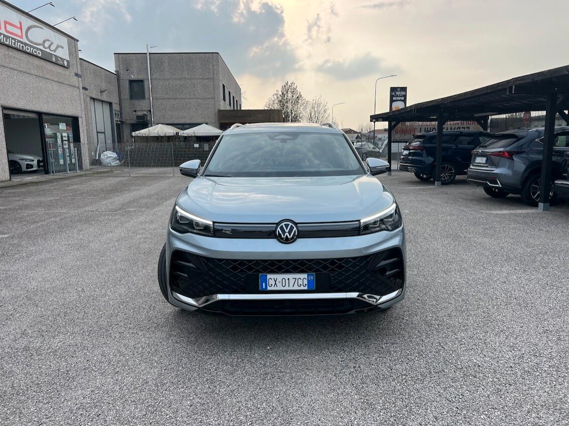 Volkswagen Tiguan 2.0 tdi R-Line Plus 150cv dsg Tetto Gancio Traino