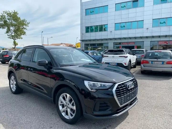 Audi Q3 35 TFSI Business