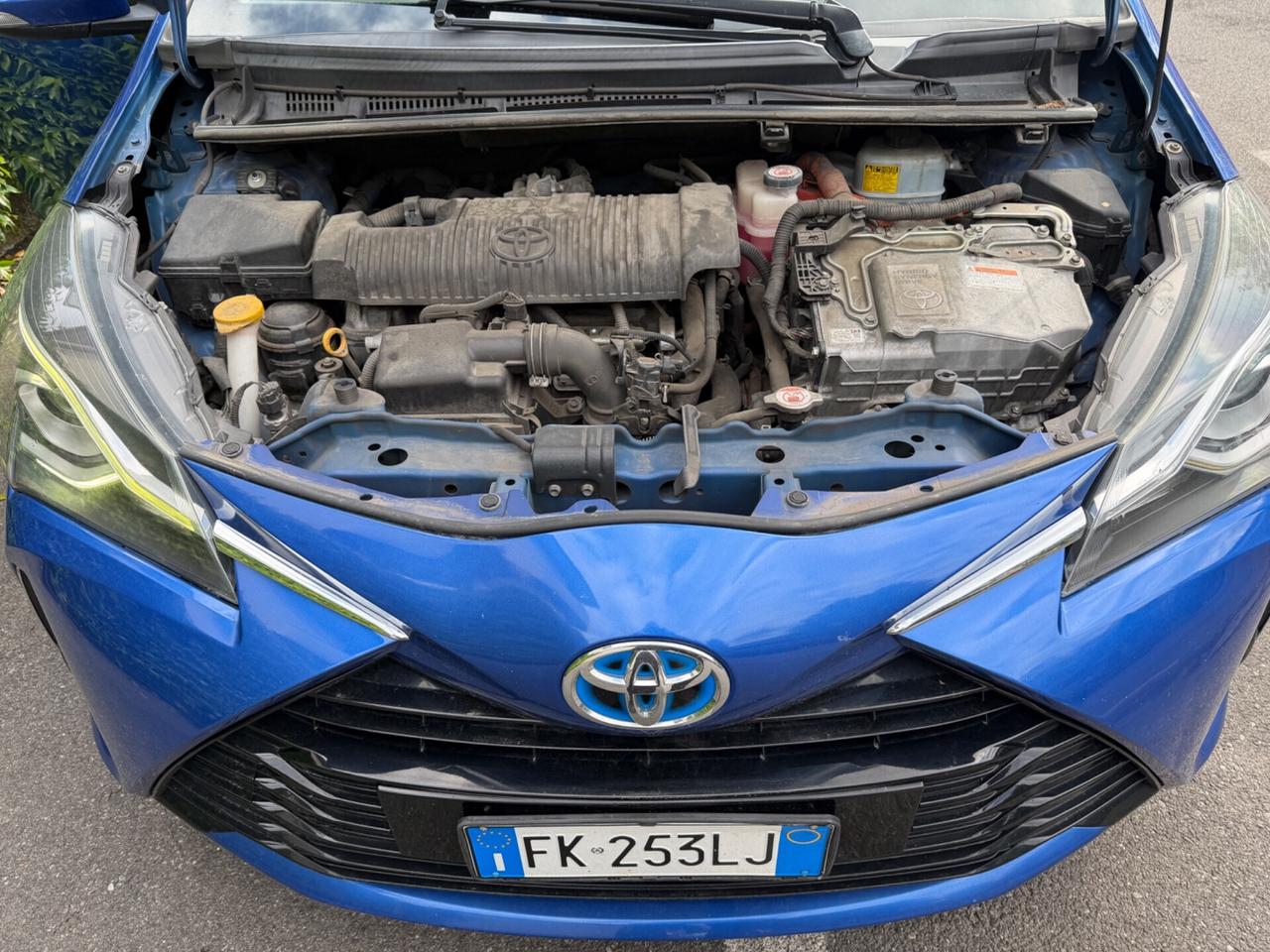 TOYOTA YARIS 1.5 BENZINA-IBRIDA AUTOMATIC EURO6B NEOPATENTATI