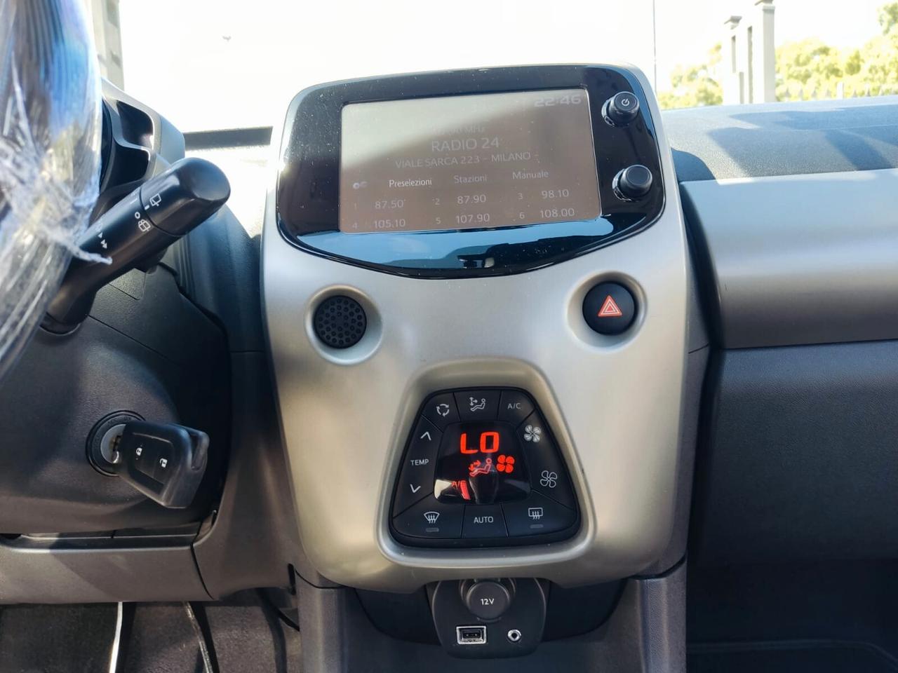 Toyota Aygo 1.0 VVT-i 69 CV 5 porte x-clusiv
