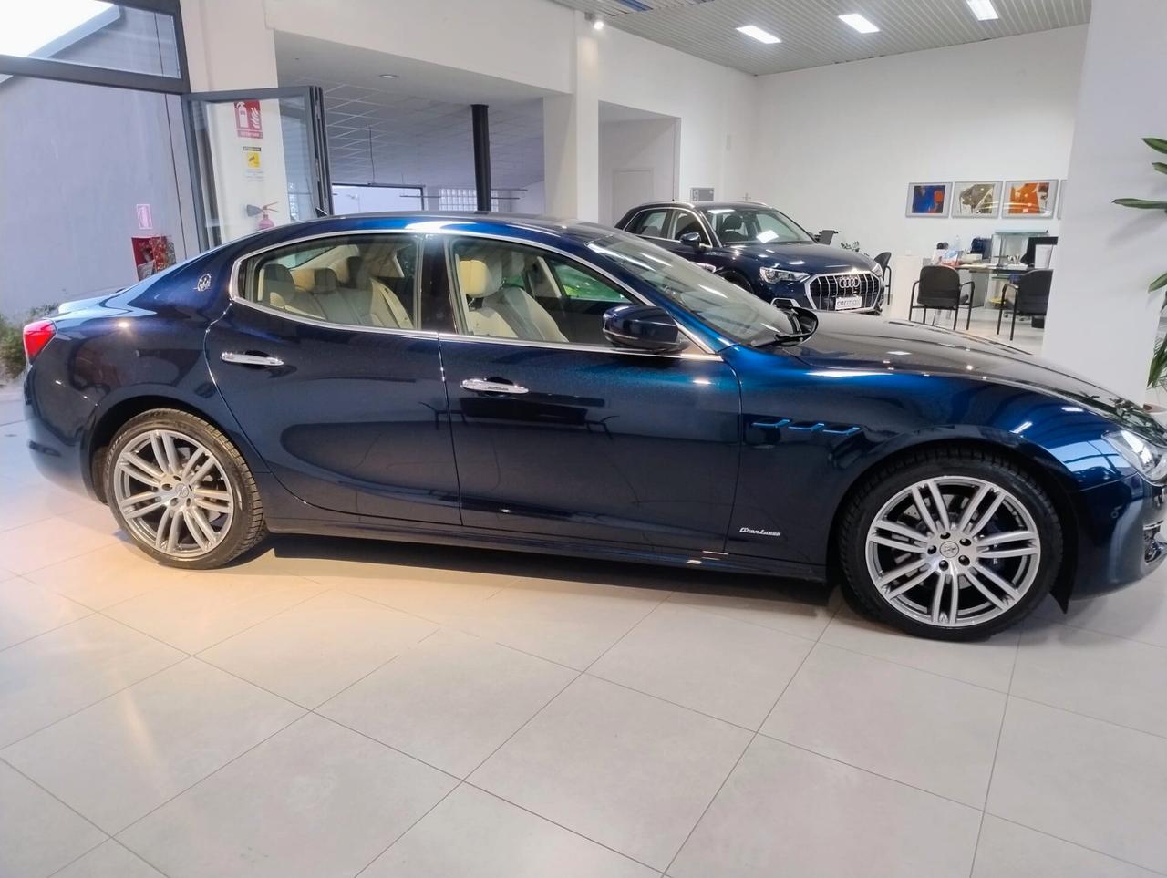 Maserati Ghibli L4 330 CV MHEV Granlusso