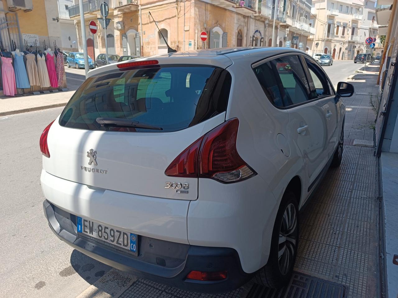 Peugeot 3008 1.6 e-HDi 115CV CAMBIO AUTOMATICO FULL