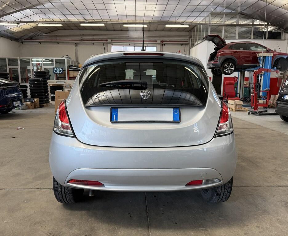 Lancia Ypsilon 5 Porte 1.2 Silver