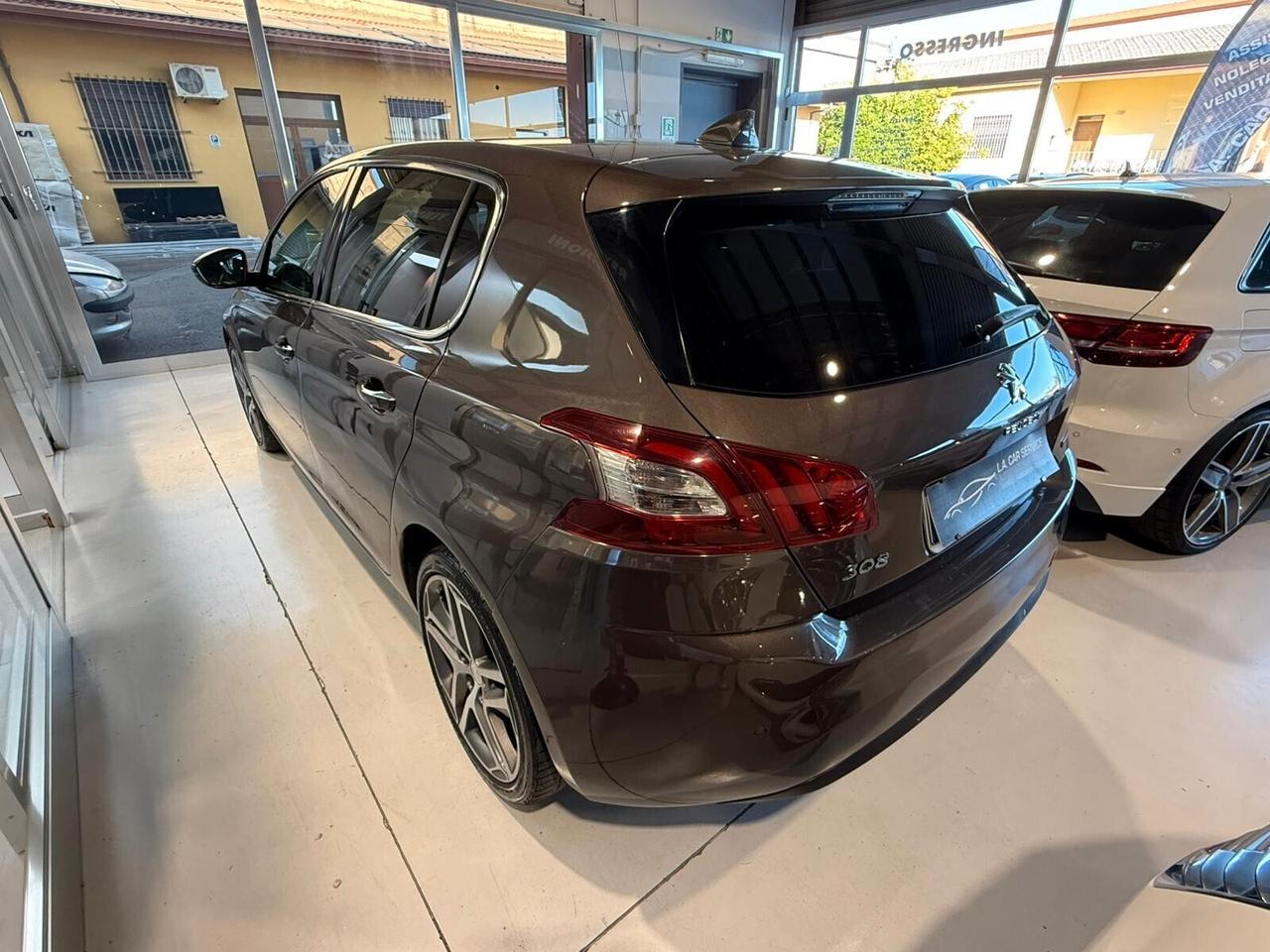 Peugeot 308 BlueHDi 120 CV Allure