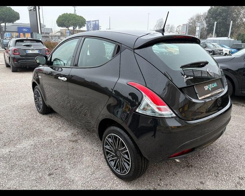 Lancia Ypsilon NUOVA My23 1.0 Firefly 70 CvStart&Stop Hybrid Silver Plus