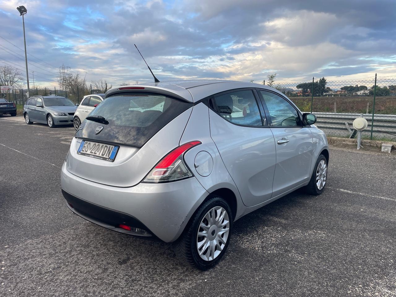 Lancia Ypsilon 1.3 MJT 95 CV 5 porte S&S Gold