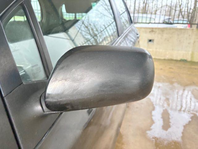 TOYOTA Yaris 1.0 5 porte OK NEIèATENTATI BòUETHOOT