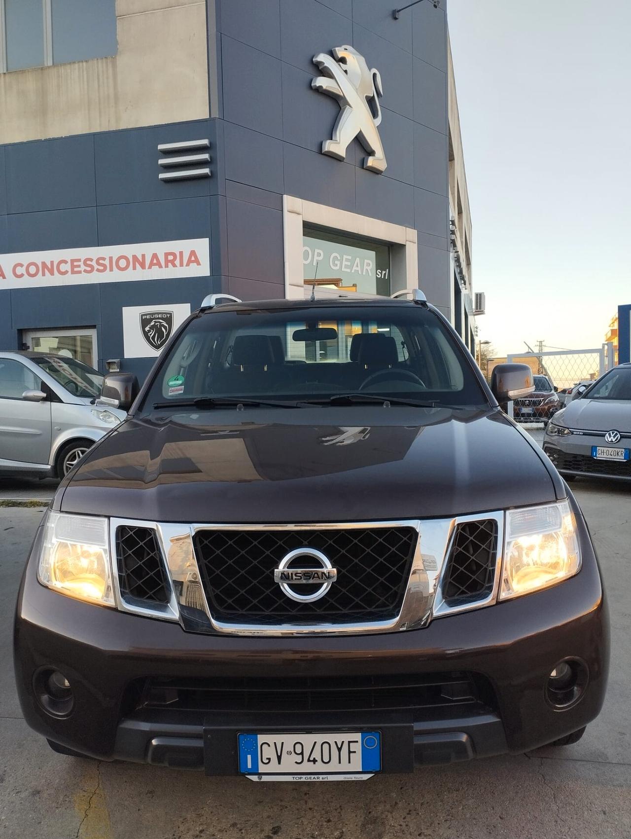 Nissan Navara 2.5 dCi 190CV 4 porte Double Cab LE