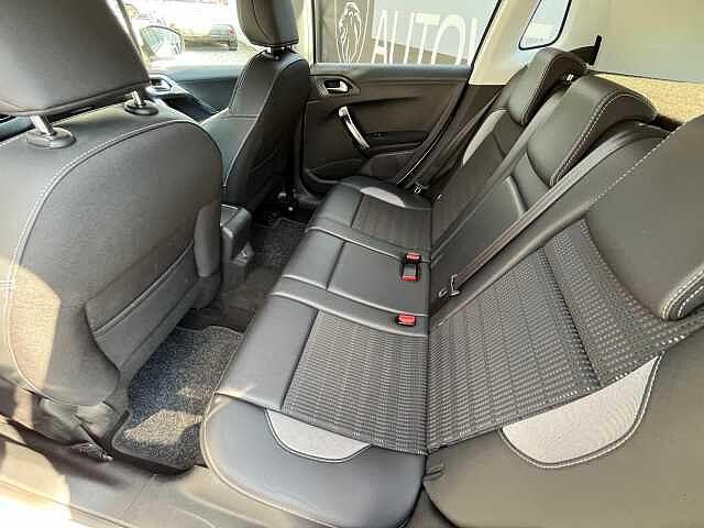 Peugeot 2008 BlueHDi 100 Allure