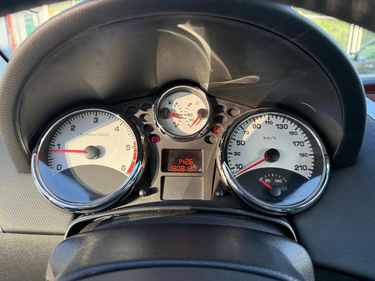 Peugeot 207 CC 1.6 HDi 110CV Féline