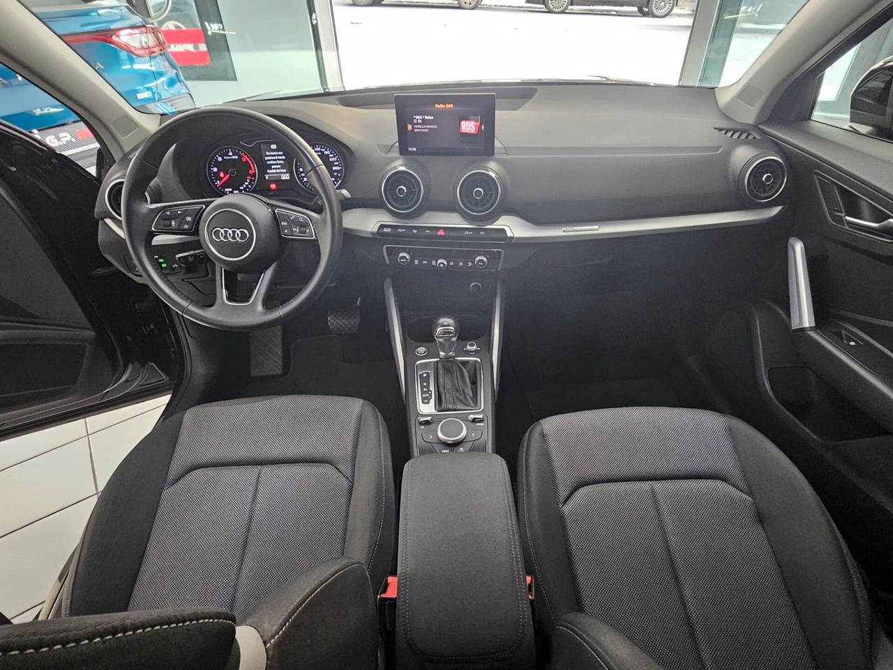 Audi Q2 35 TDI S tronic Identity Black