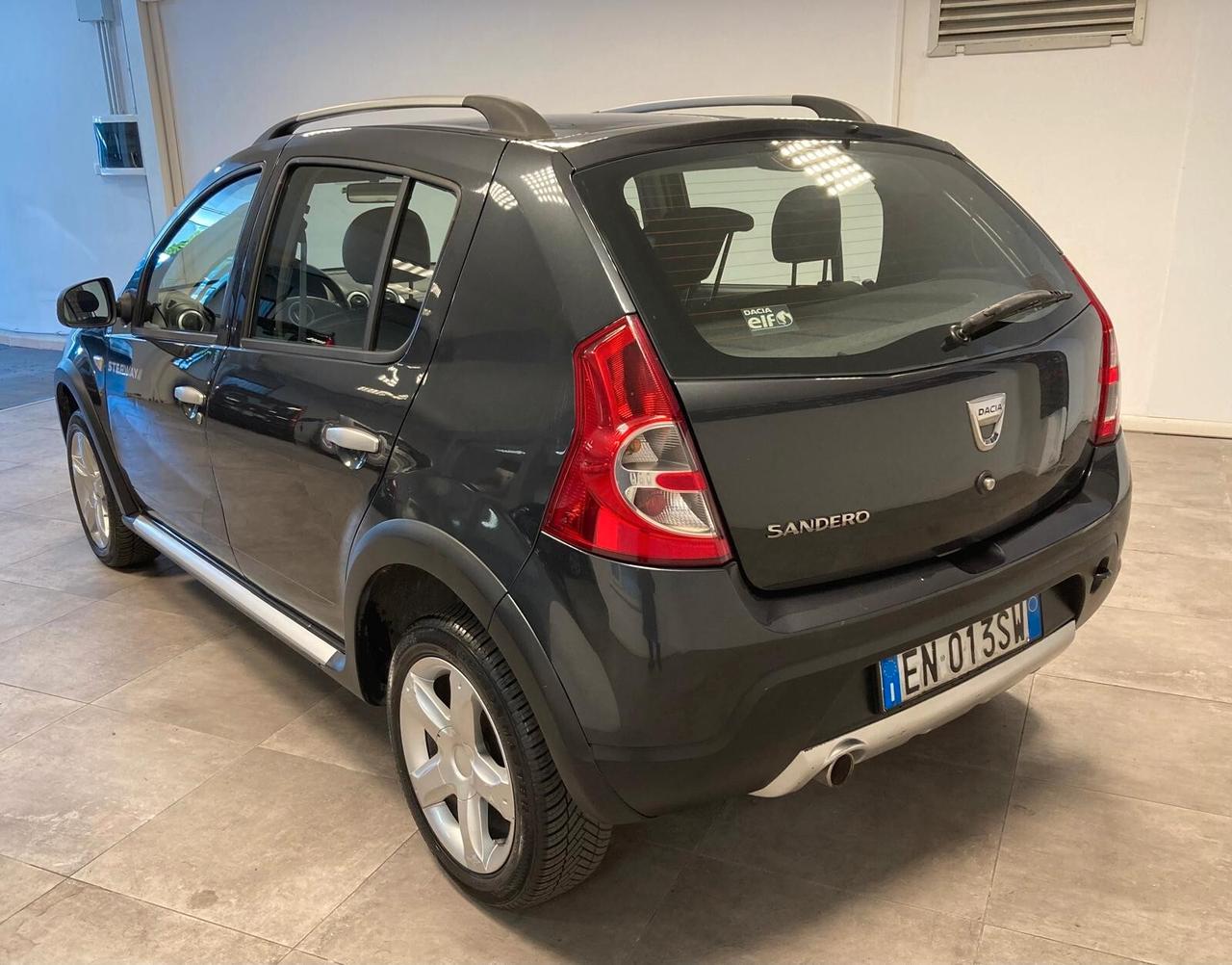 DACIA SANDERO 1.6 - IMPIANTO GPL ORIGINALE- SCAD. 2032