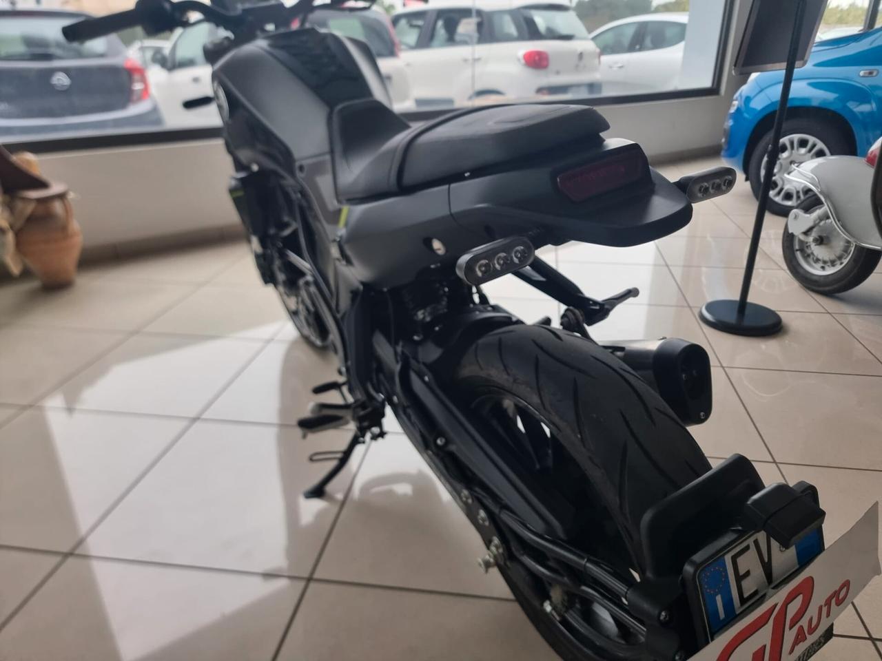Benelli Leoncino 250 km 3300