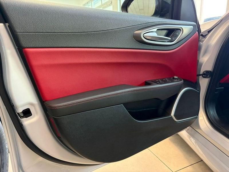 Alfa Romeo Giulia 2.2 Turbodiesel 210 CV AT8 AWD Q4 Veloce
