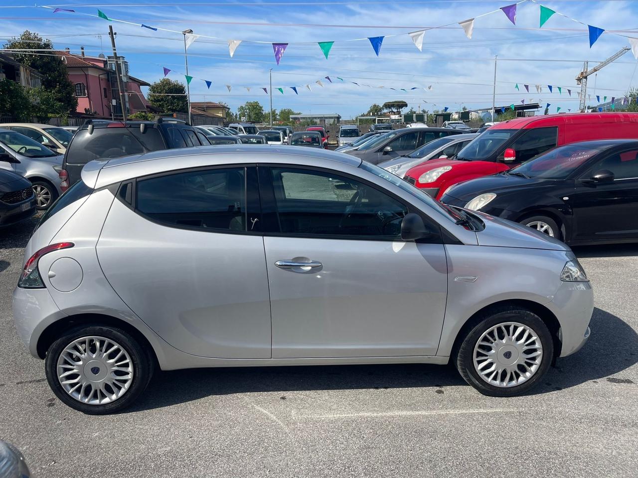 Lancia Ypsilon 1.2 69 CV 5 porte Gold