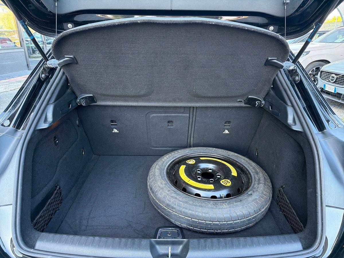 Mercedes-Benz GLA 180 Premium auto