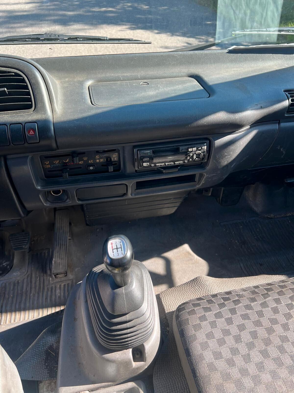 Isuzu NPR Fisso Lungo 2010