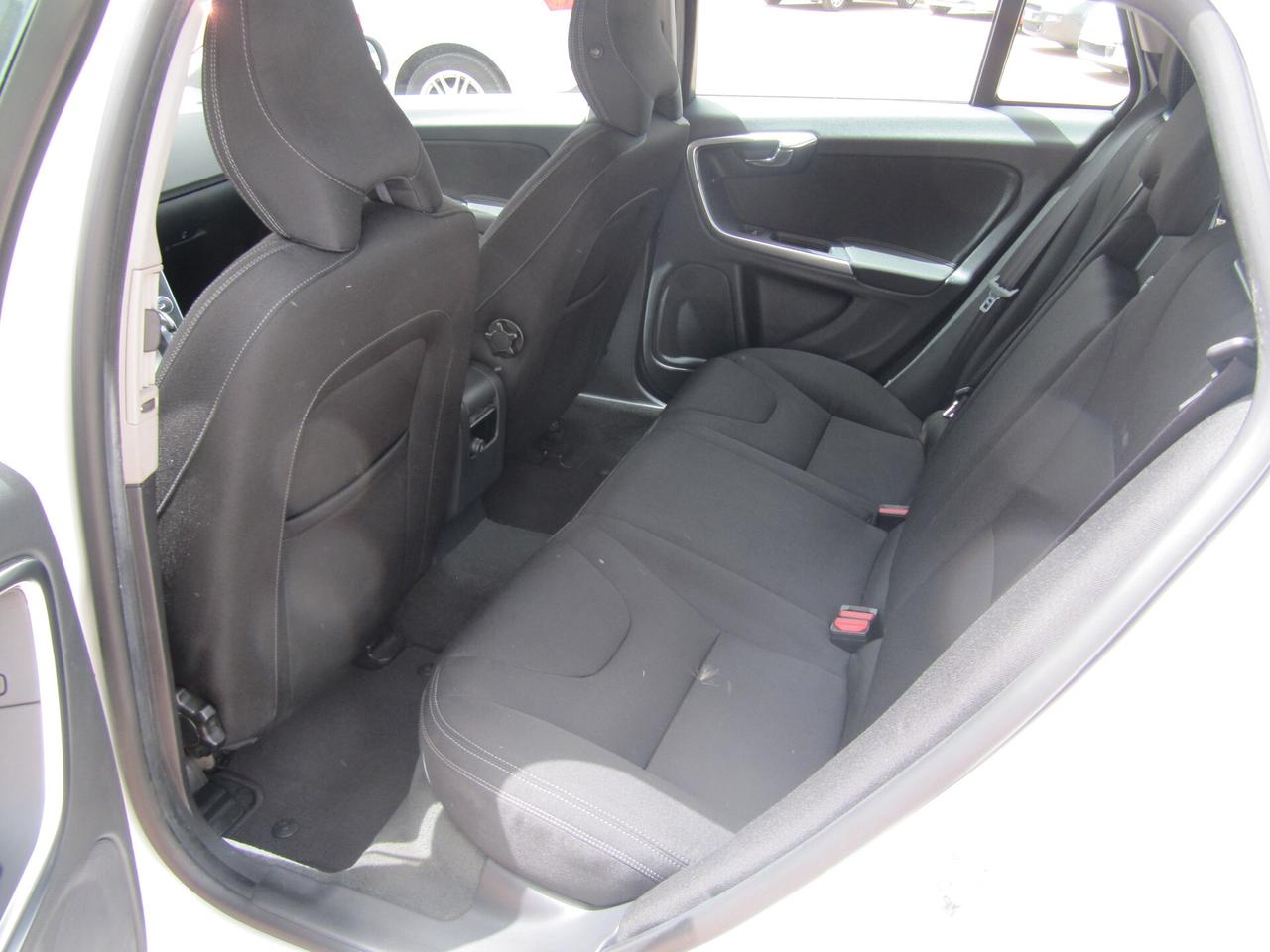 Volvo V60 D4 R-design Kinetic - AUTOMATICO