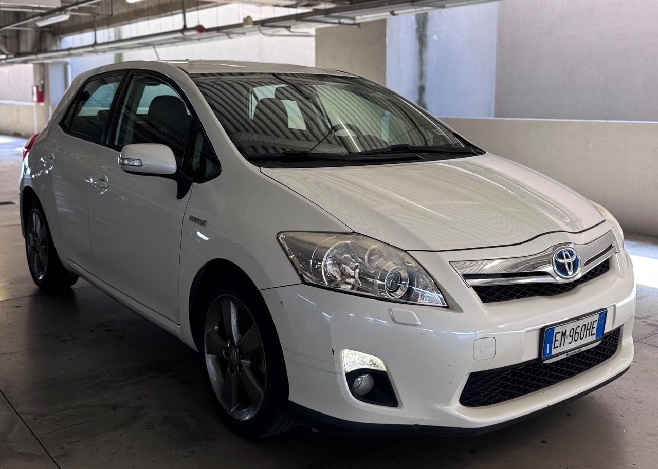 TOYOTA AURIS 1.8 HSD HYBRID STYLE