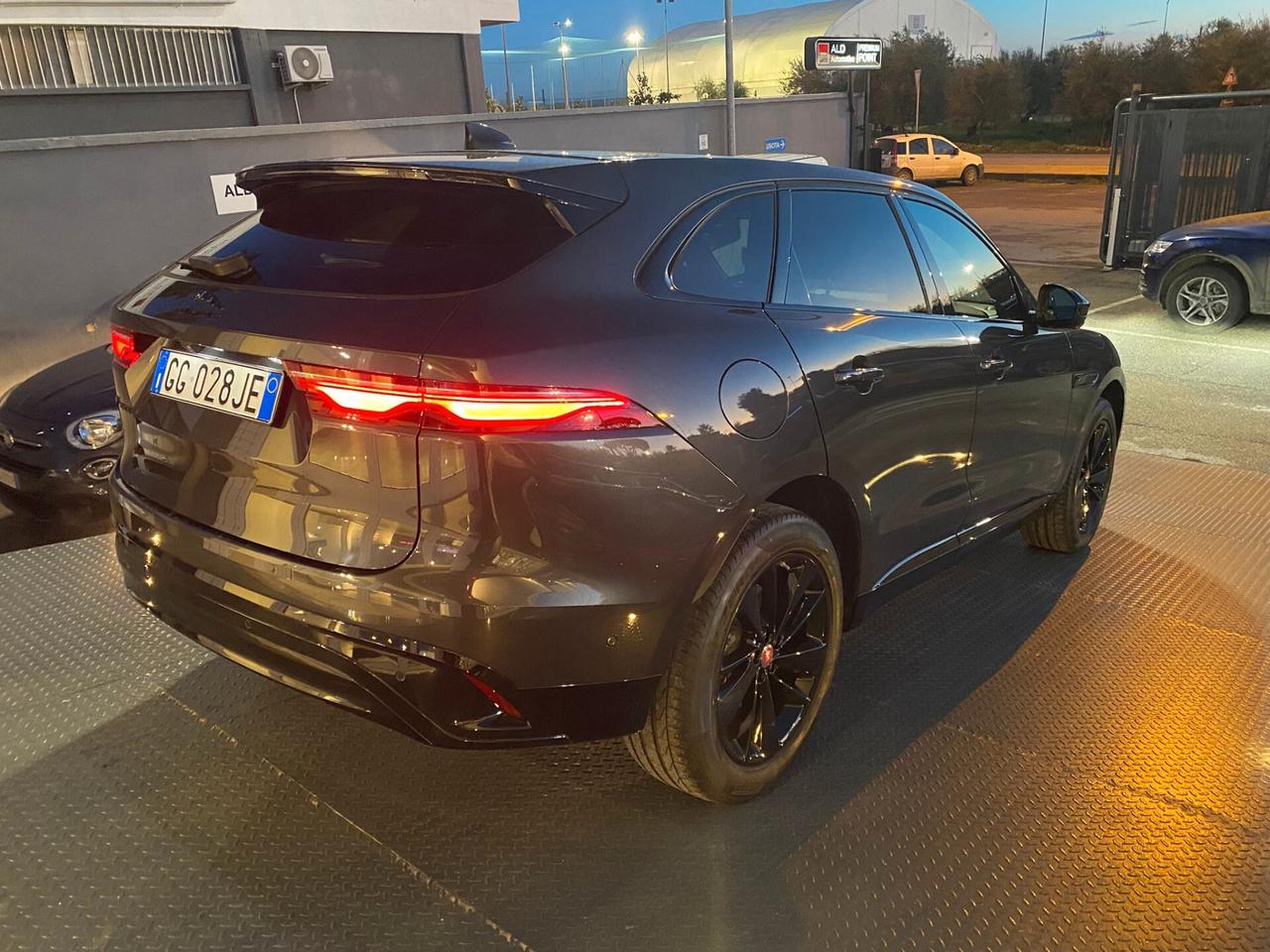 Jaguar F-Pace 2.0 D 204 CV AWD aut. SE