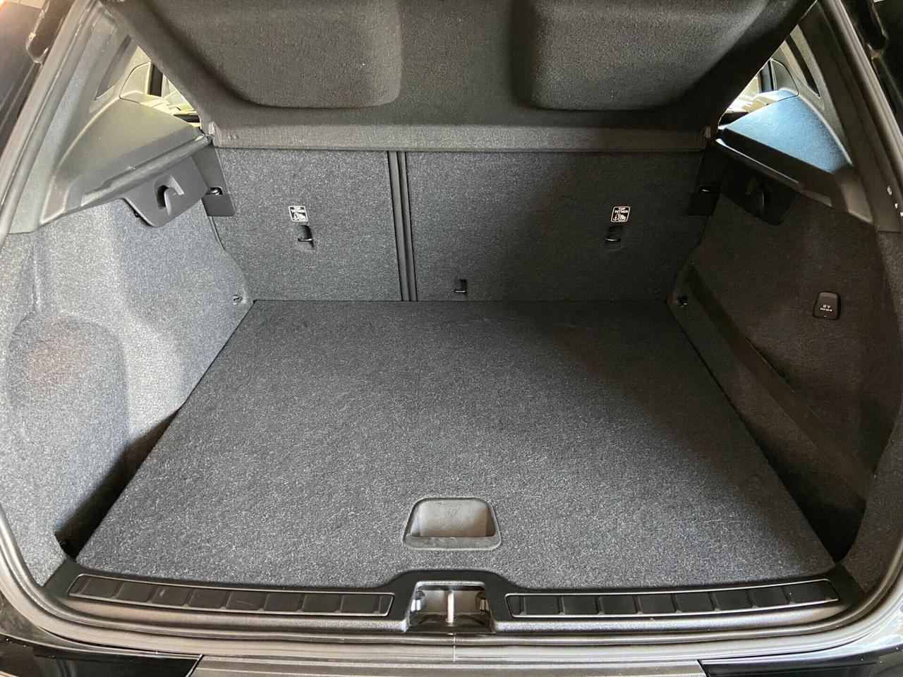 Volvo XC40 1.5BENZ 55.000KM