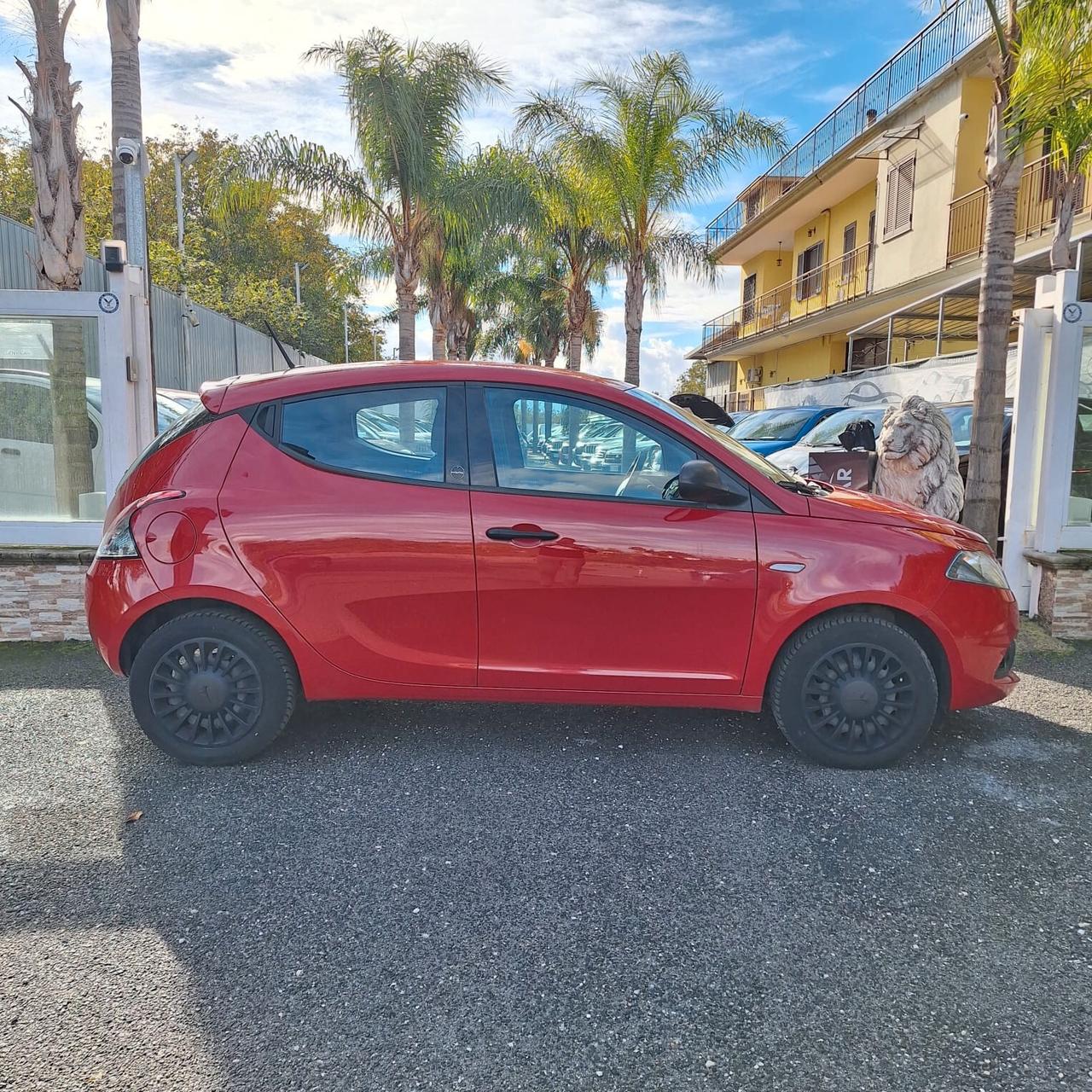 LANCIA YPSILON 1.0 FIREFLY S&S HYBRID ECOCHIC GOLD