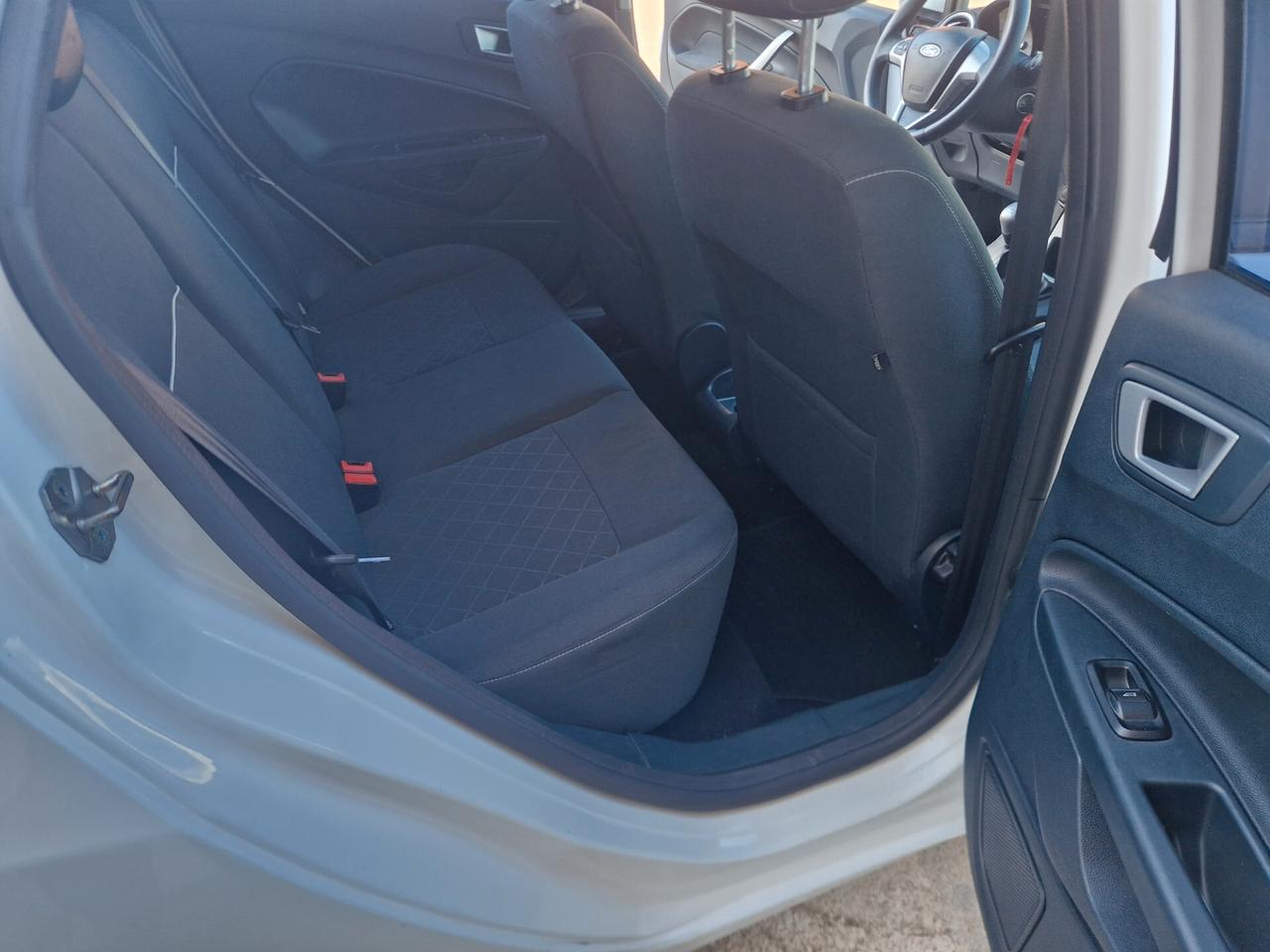 Ford Fiesta Ikon 1.4 TDCi 70CV 5 porte