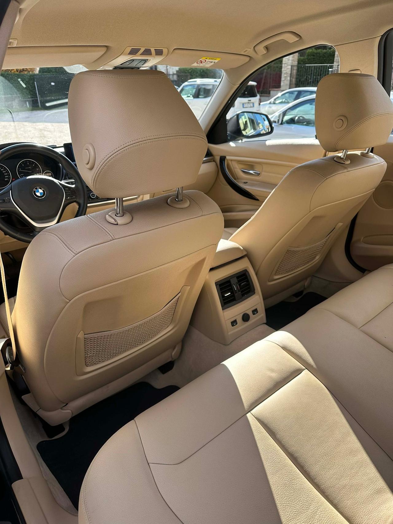 Bmw 320d xDRIVE LUXURY KMCERT UNICOPR KMCERT