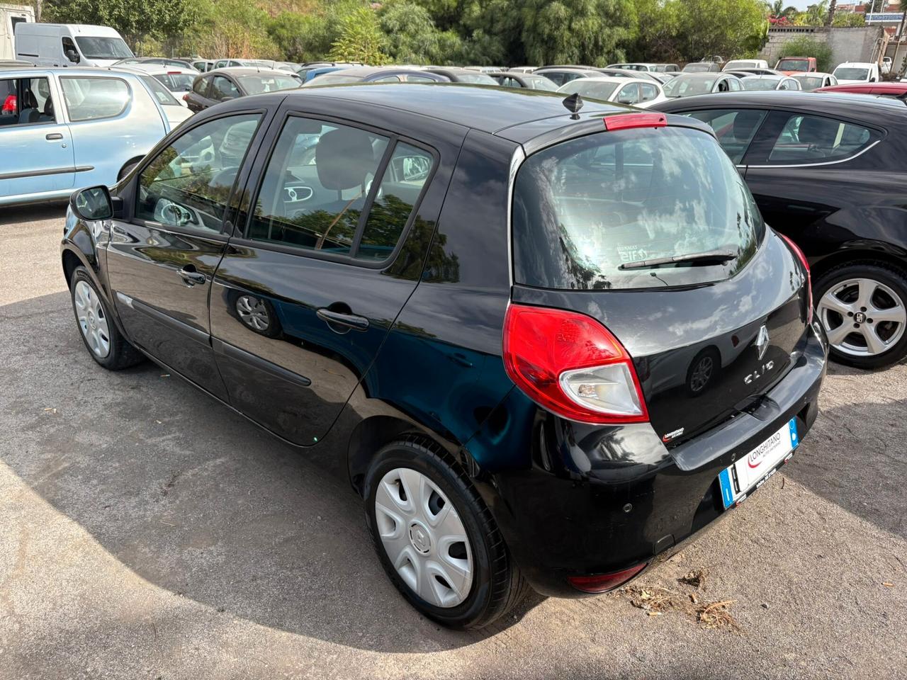 RENAULT CLIO 1.2 B - 2013
