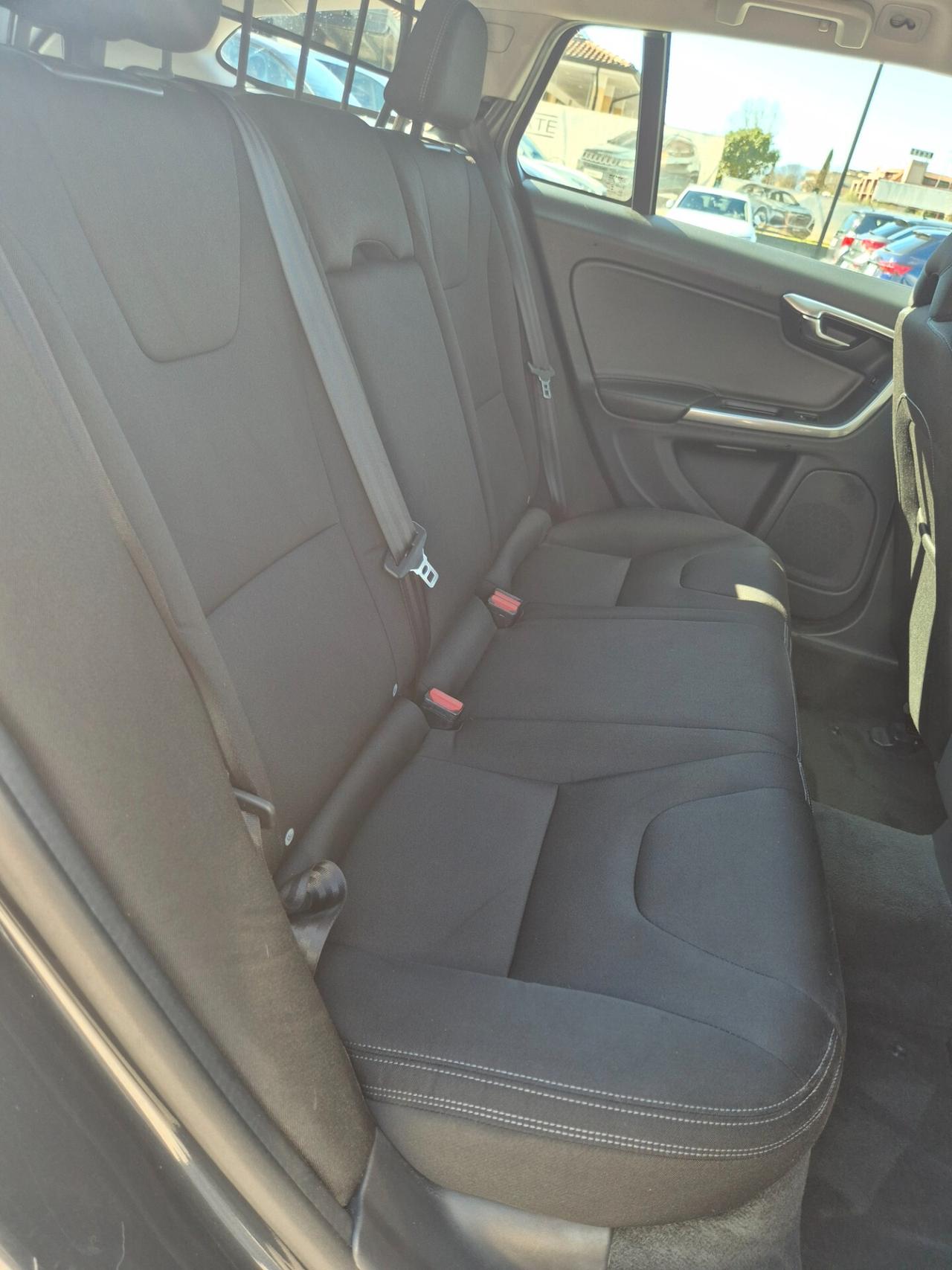 Volvo V60 D2 Geartronic Summum