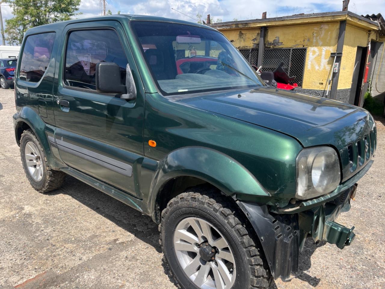 Suzuki Jimny 1.3i 16V sinistrato