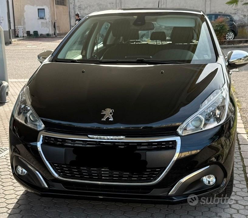 Peugeot 208 1.0 Puretech CV 82 5 porte allure
