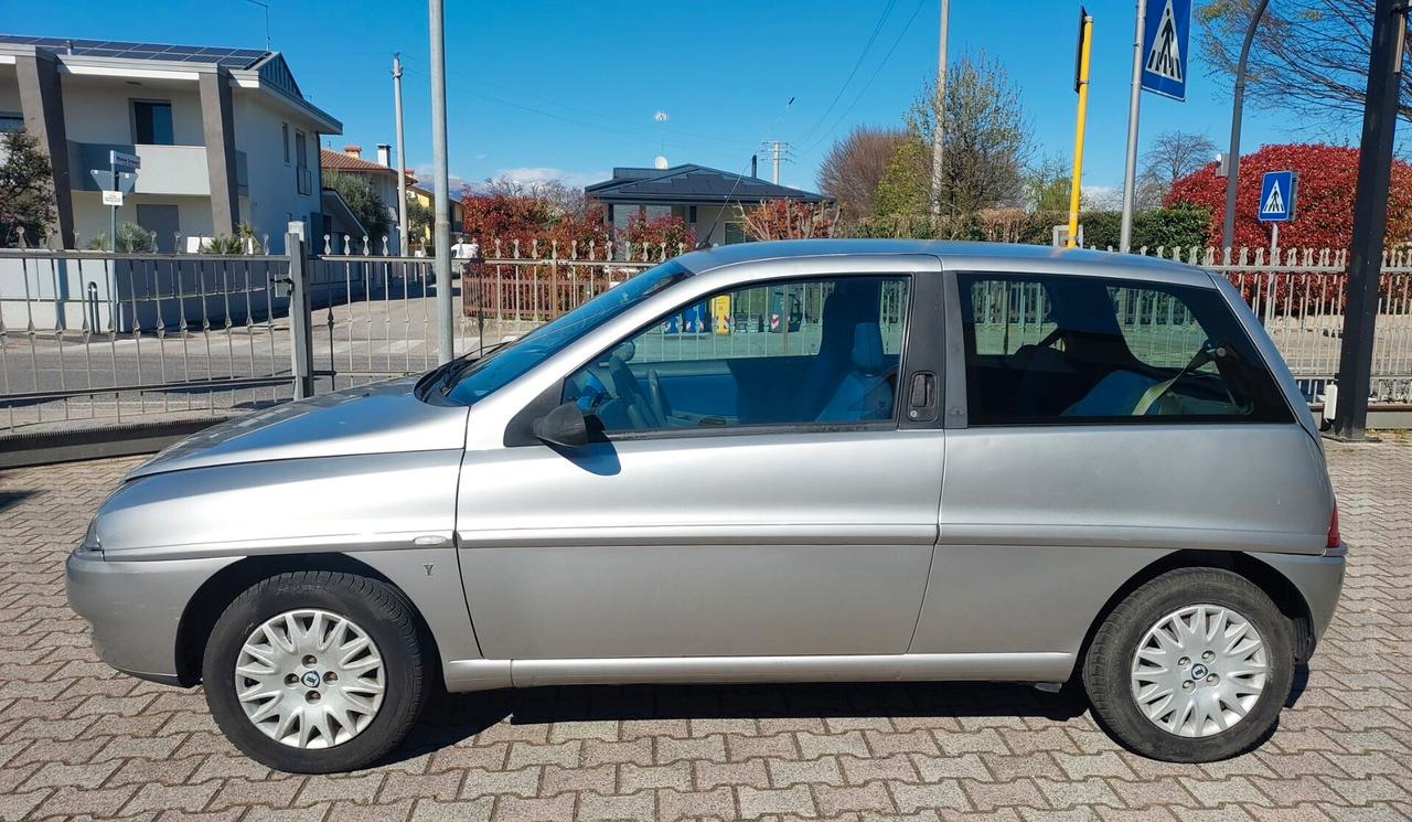 Lancia Y 1.2i cat Unica