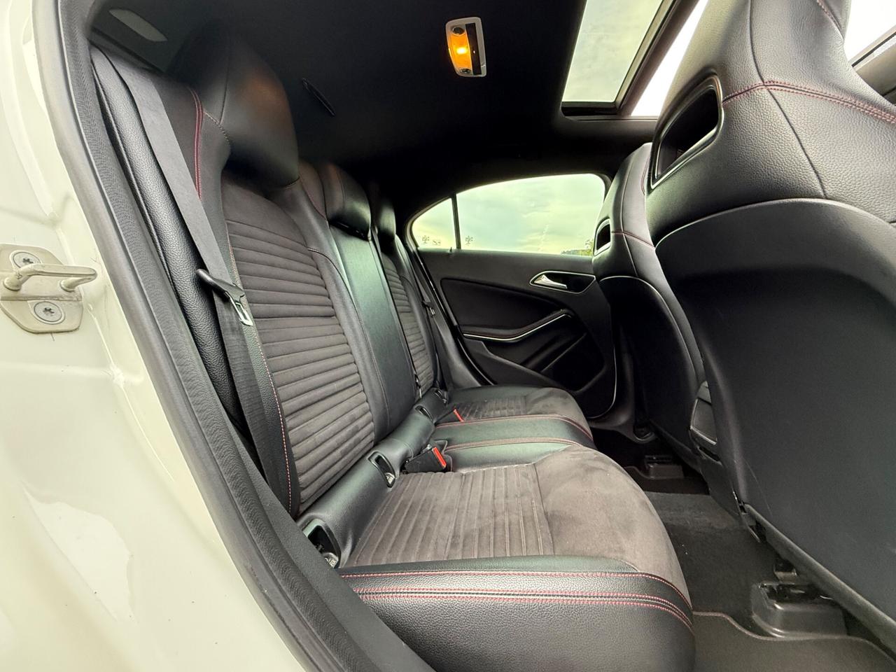 MERCEDES- BENZ A 180 CDI PREMIUM