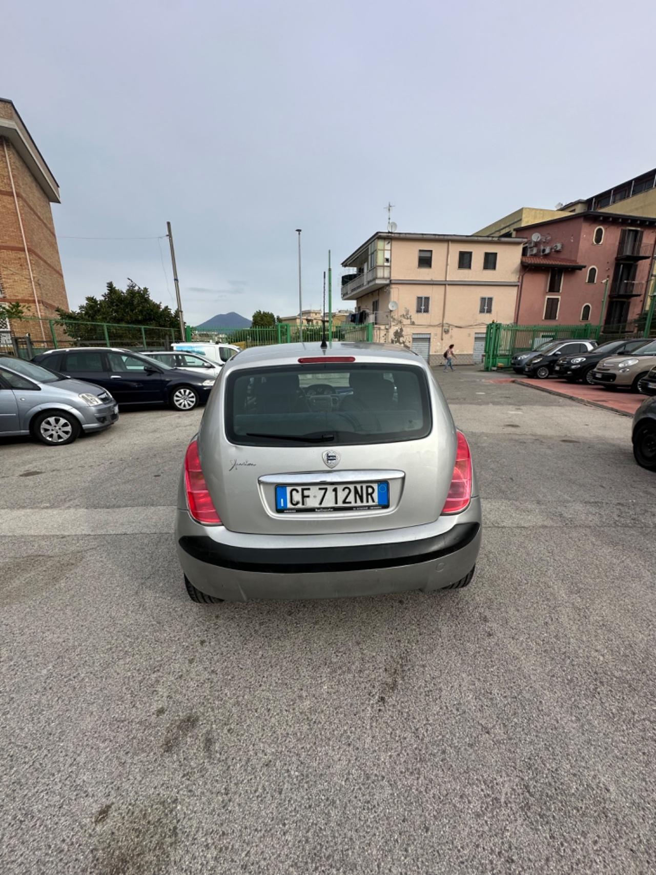 Lancia Ypsilon 1.2 Oro