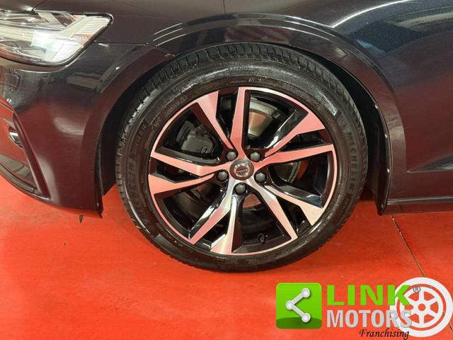 VOLVO V60 D3 Geartronic R-design - IVA -FULL- GANCIO -24MESI