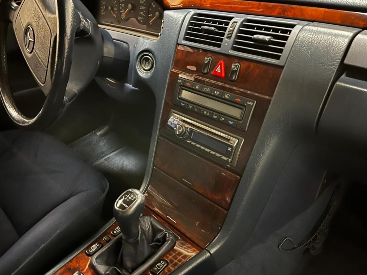 Mercedes-benz E 250 turbodiesel cat Elegance Perfetta