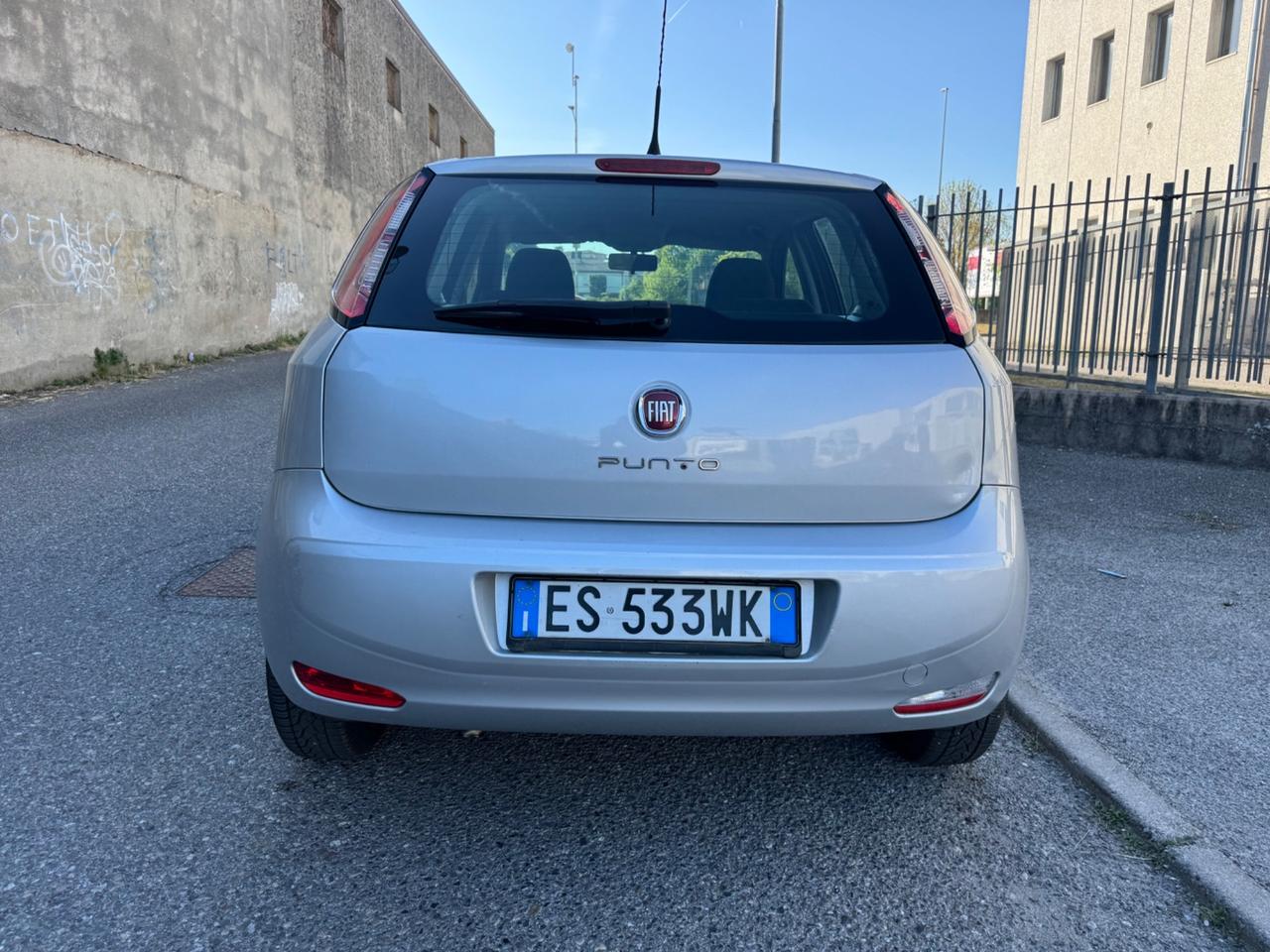 Fiat Punto idonea ai neopatentati gomme nuove